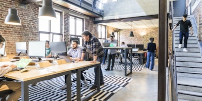 米兰中国办公室内景，展现专业与团队协作